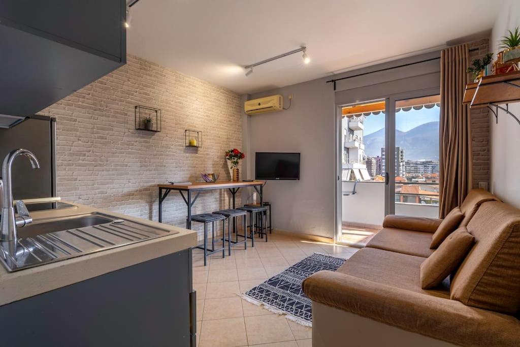 New Bazaar Apartment Тирана Экстерьер фото